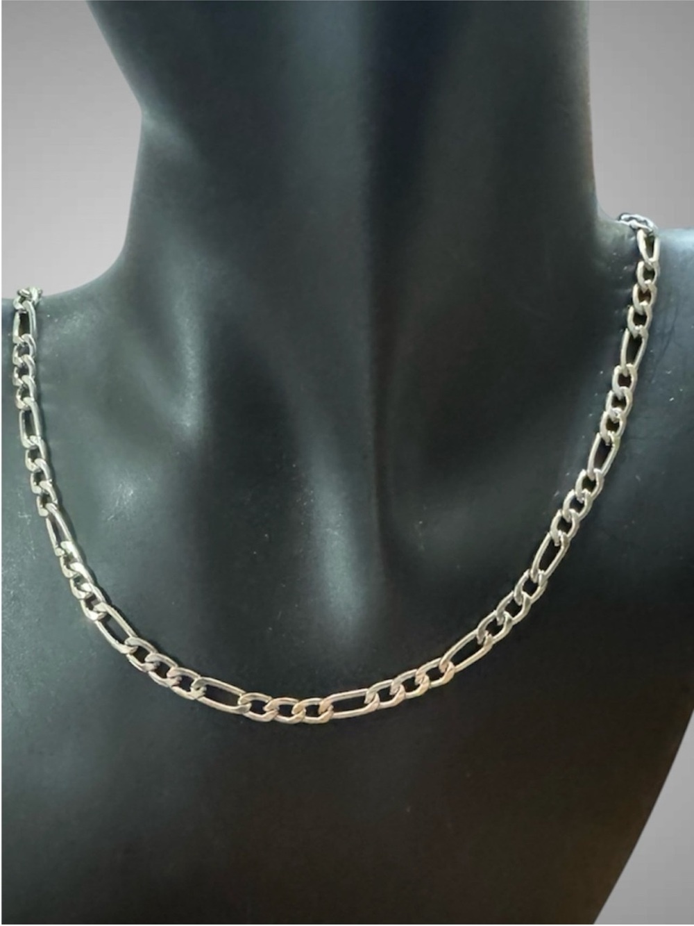 SILVER TONE CHAIN LINK NECKLACE
